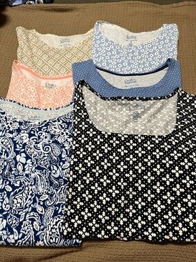 6– Women’s Croft & Barrow Shortsleeved Tops—Size XXL